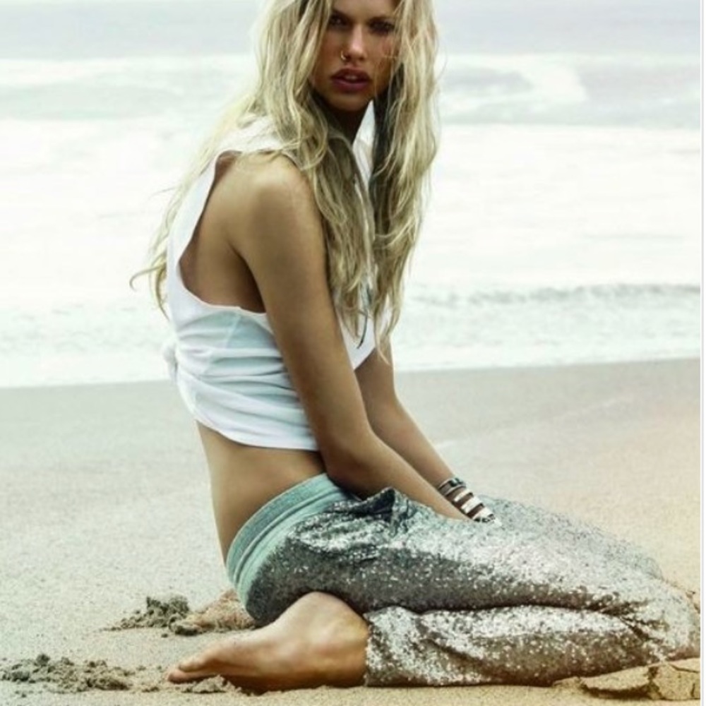 🆕LAST ONE Silver Sequin Jogger Pants - Picture 4 of 8